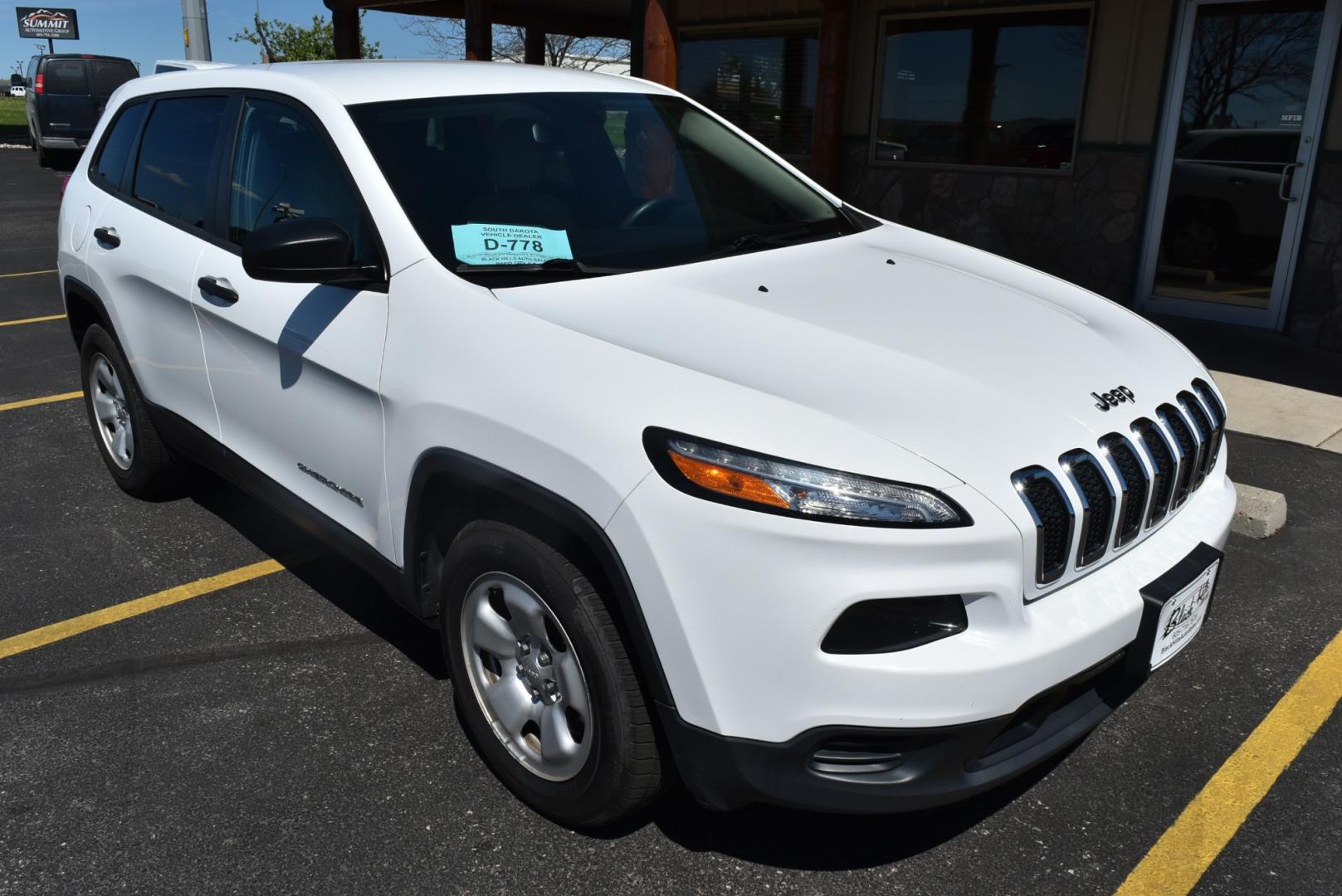 2016 White /Beige Jeep Cherokee Sport (1C4PJMAB4GW) with an 2.4L 4 Cyl Multi -Air engine, 9-Speed Automatic transmission, located at 1600 E Hwy 44, Rapid City, SD, 57703, (605) 716-7878, 44.070232, -103.171410 - Photo#0